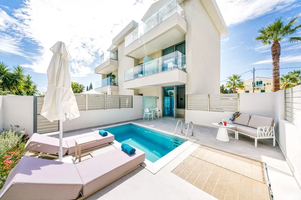 SUITE SUPERIOR WITH PRIVATE POOL Room, Hidden Cove Corfu, Corfu