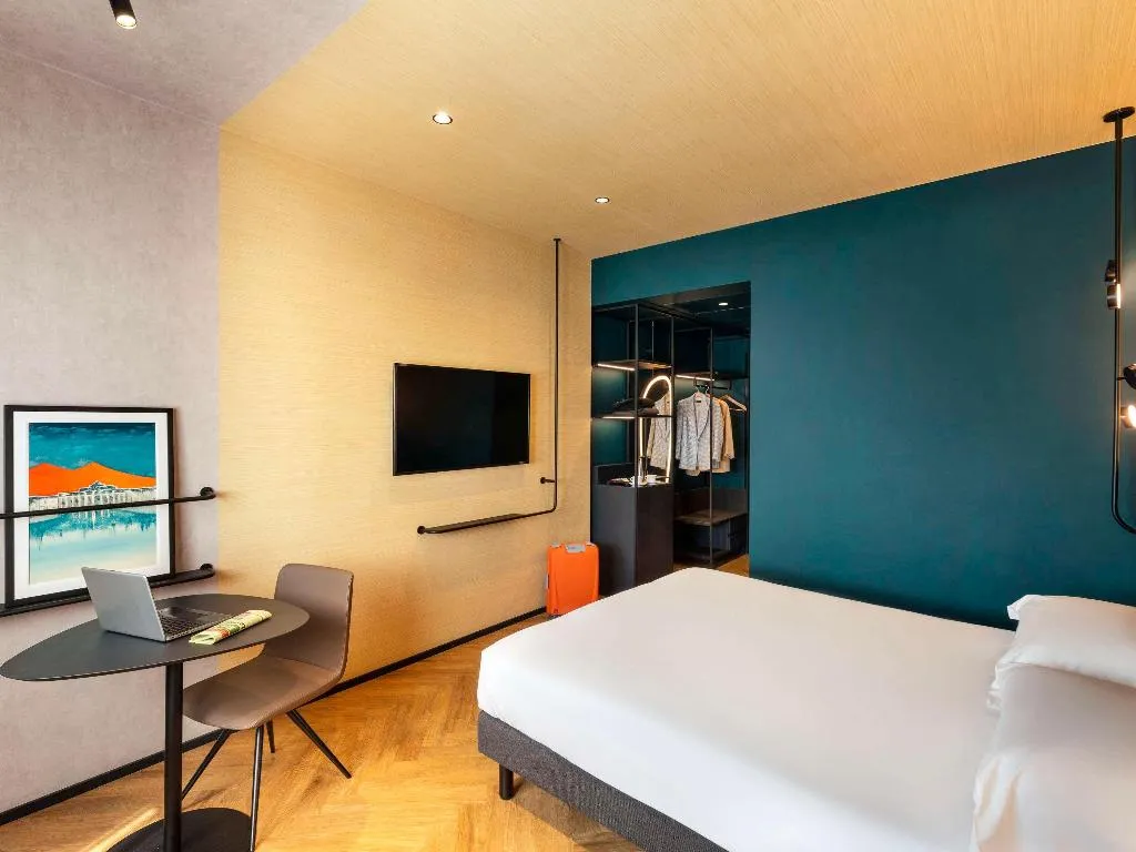 DOUBLE SUPERIOR Room, Novotel Caserta Sud, Naples