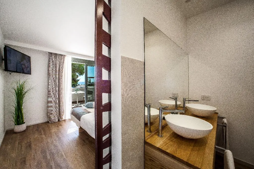 DOUBLE DELUXE WITH JACUZZI Room, Noha Lifestyle Hotel - Adults Only, Cagliari