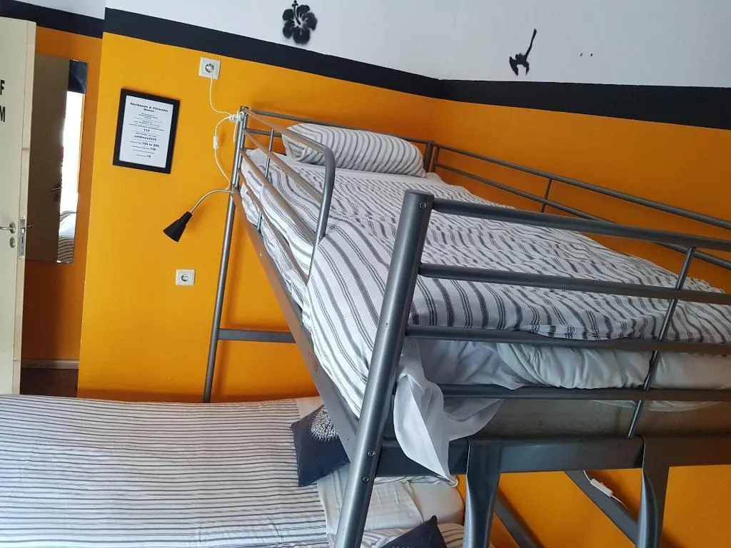 Room, Sardines And Friends, Porto