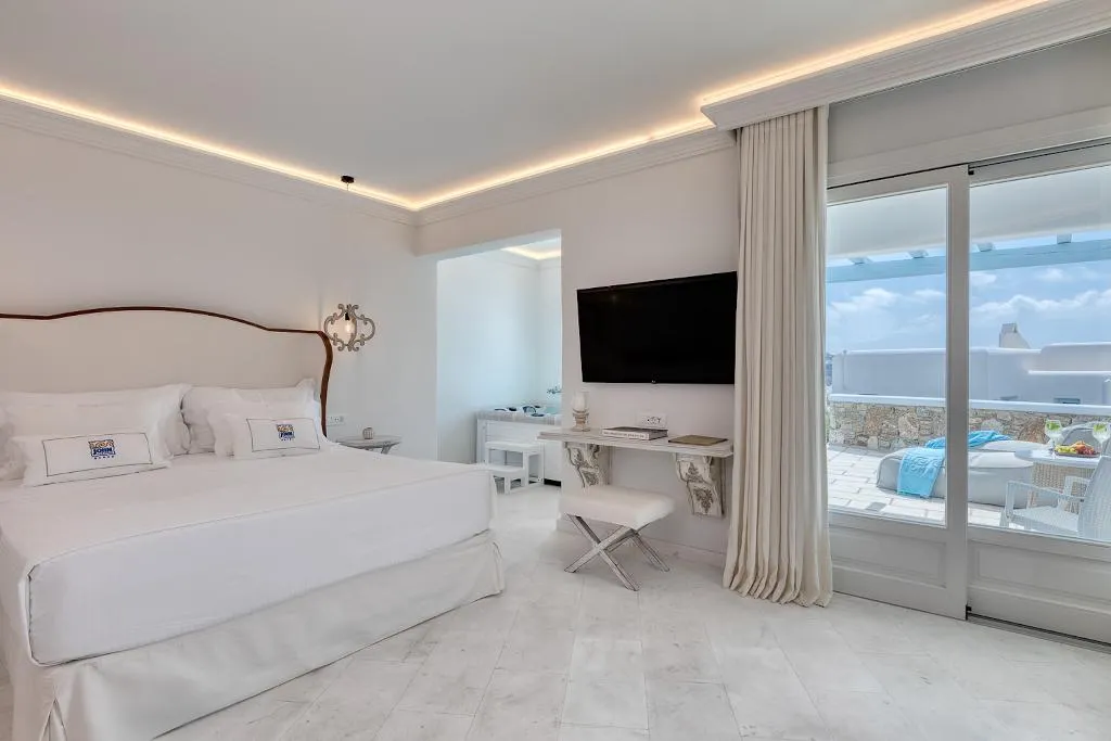 JUNIOR SUITE WITH PRIVATE POOL Room, Saint John Hotel Villas & Spa, Mykonos