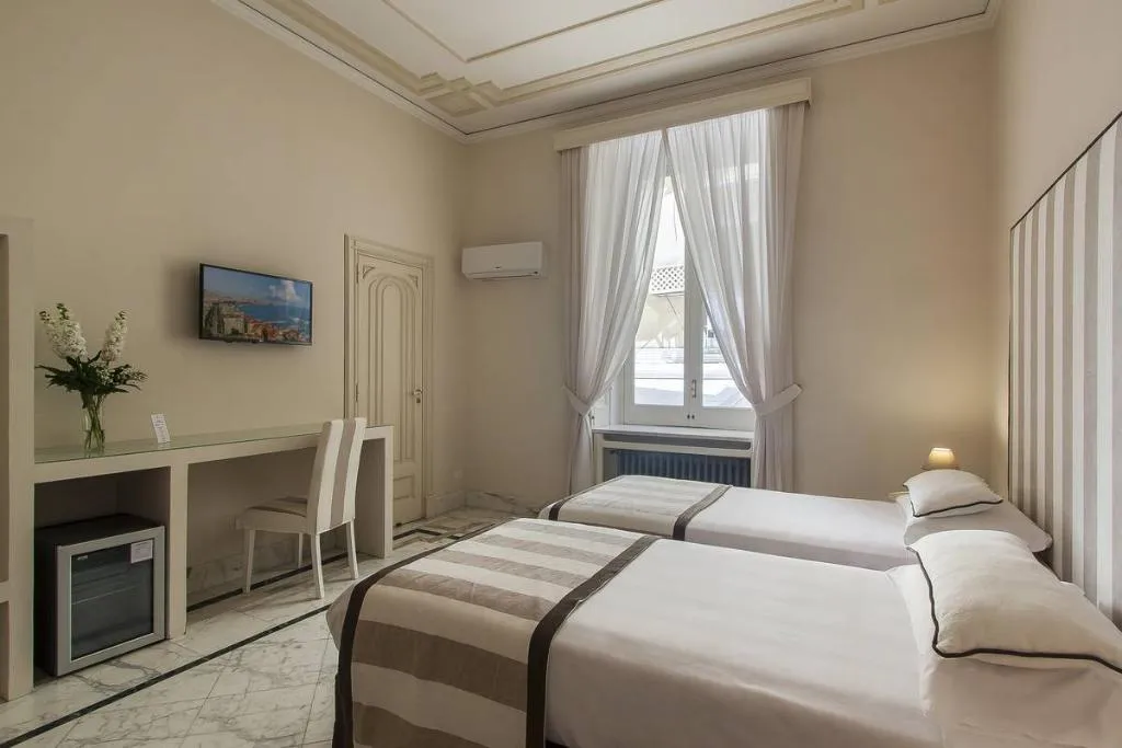 TRIPLE COMFORT Room, Palazzo Starace, Naples