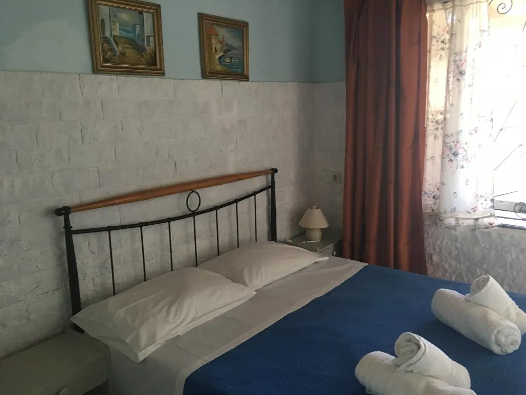 STUDIO CAPACITY 1 Room, Andromaches Holiday apartments, Corfu