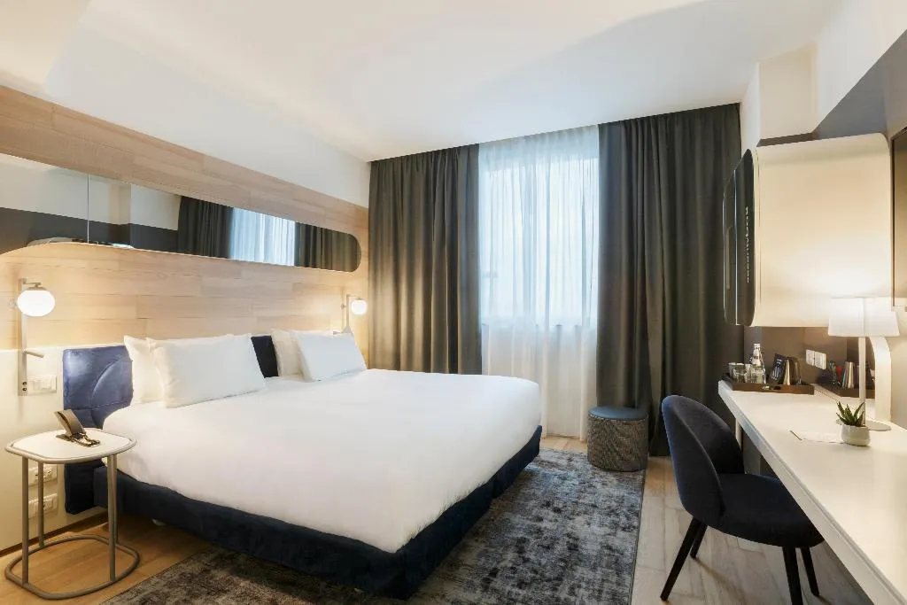 Room STANDARD Room, Voco Milan Fiere, Milan