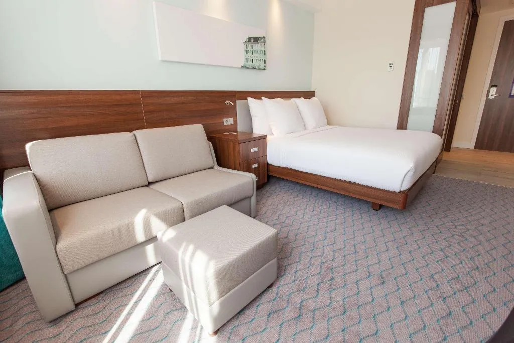 DOUBLE QUEEN SIZE BED Room, Hampton By Hilton Amsterdam City Centre East, Amsterdam