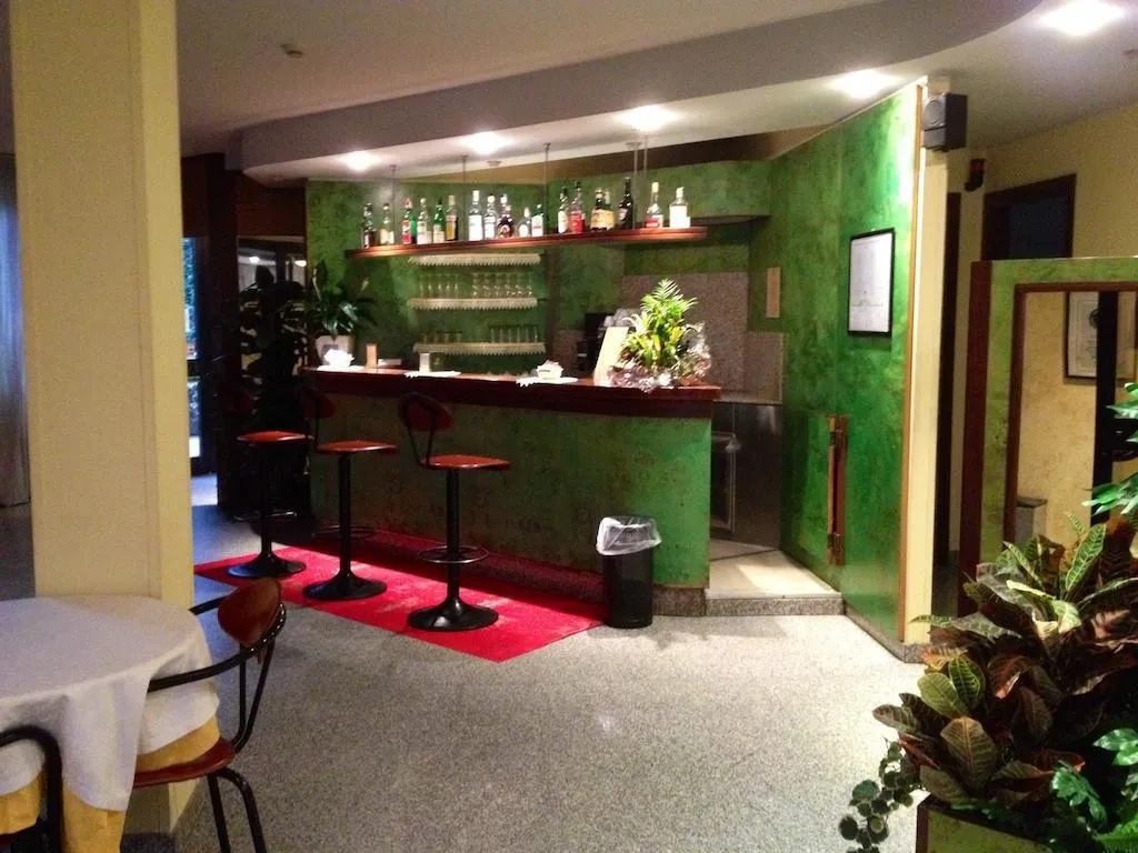 Bar, Motel Europa, Milan