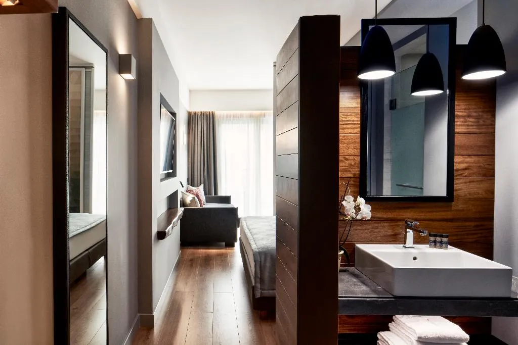 JUNIOR SUITE STANDARD Room, Achilleas Hotel, Athens