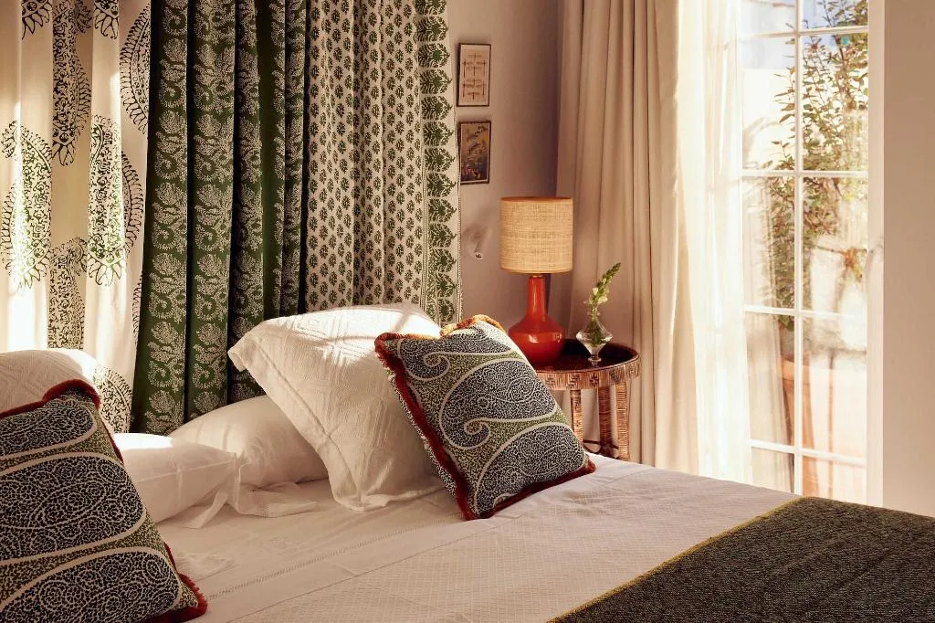 Room, Cristine Bedfor, Menorca