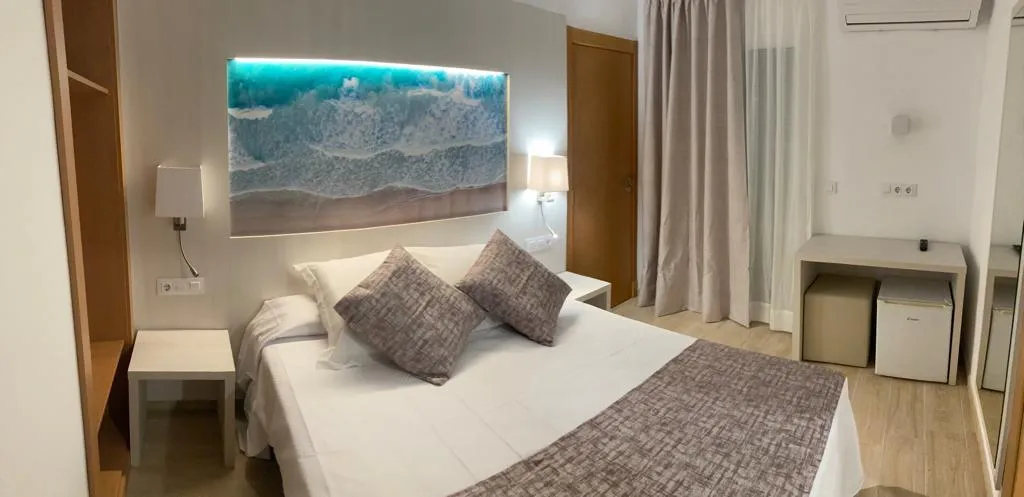 DOUBLE SINGLE USE PREMIUM Room, Amic Colon, Majorca
