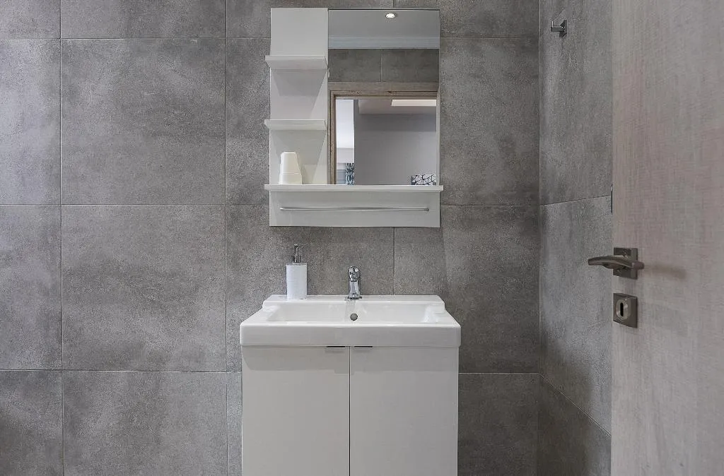 SUITE ONE BEDROOM WITH AIR CONDITIONING Room, Omnia Pagrati Apartments, Athens