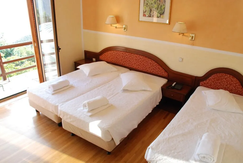 TRIPLE STANDARD Room, Delphi Palace, Athens
