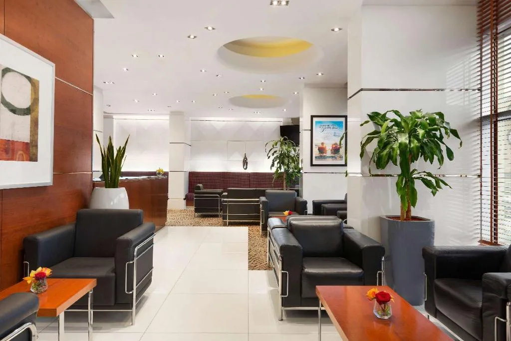 Restaurant, Golden Sands Hotel & Residences, Dubai