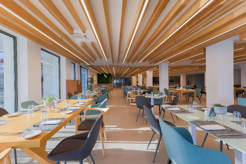 Restaurant, Radisson Beach Resort Larnaca, Cyprus