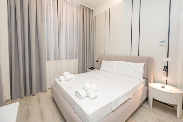 Laid Hotel, Kavaje