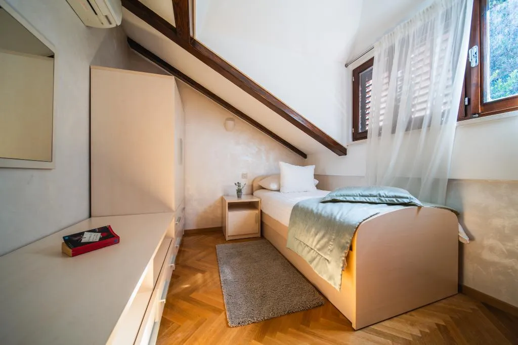 VILLA FIVE BEDROOMS Room, Villa Franica, Dubrovnik