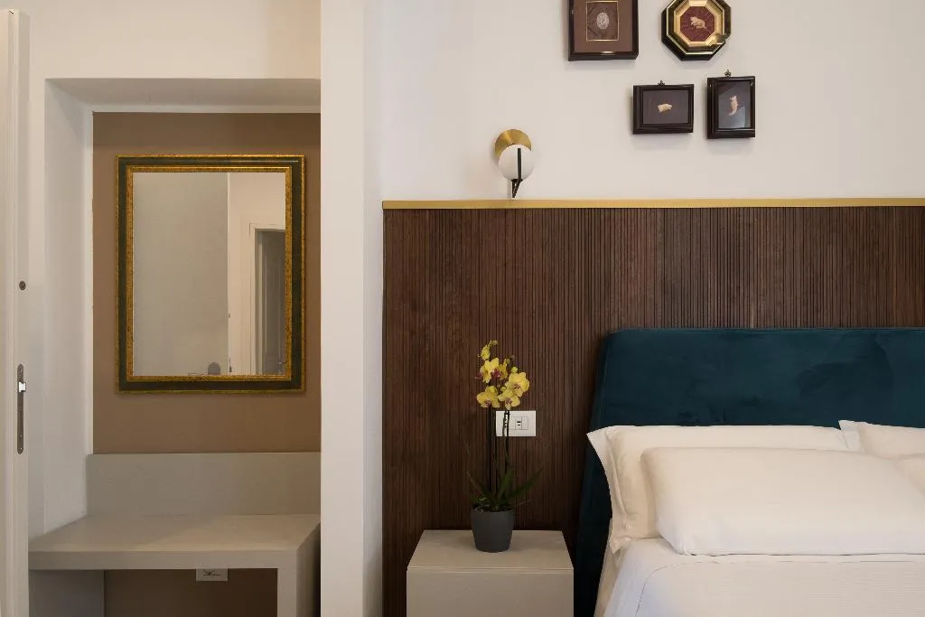 QUADRUPLE DELUXE Room, Palazzo Adele Rooms & Apartments, Naples