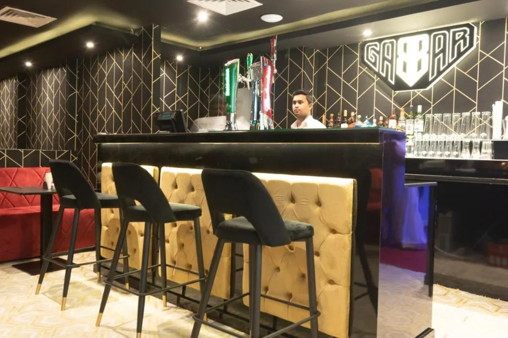 Bar, Concorde Palace Hotel, Dubai