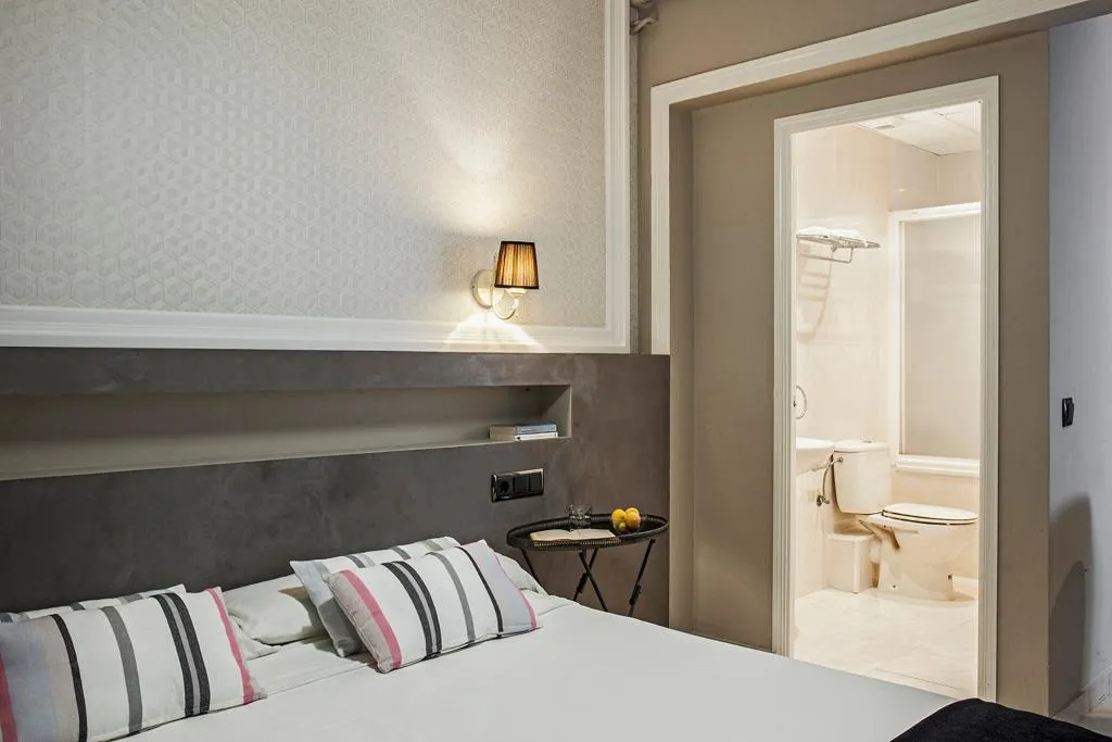 Room, AinB Eixample Muntaner, Barcelona