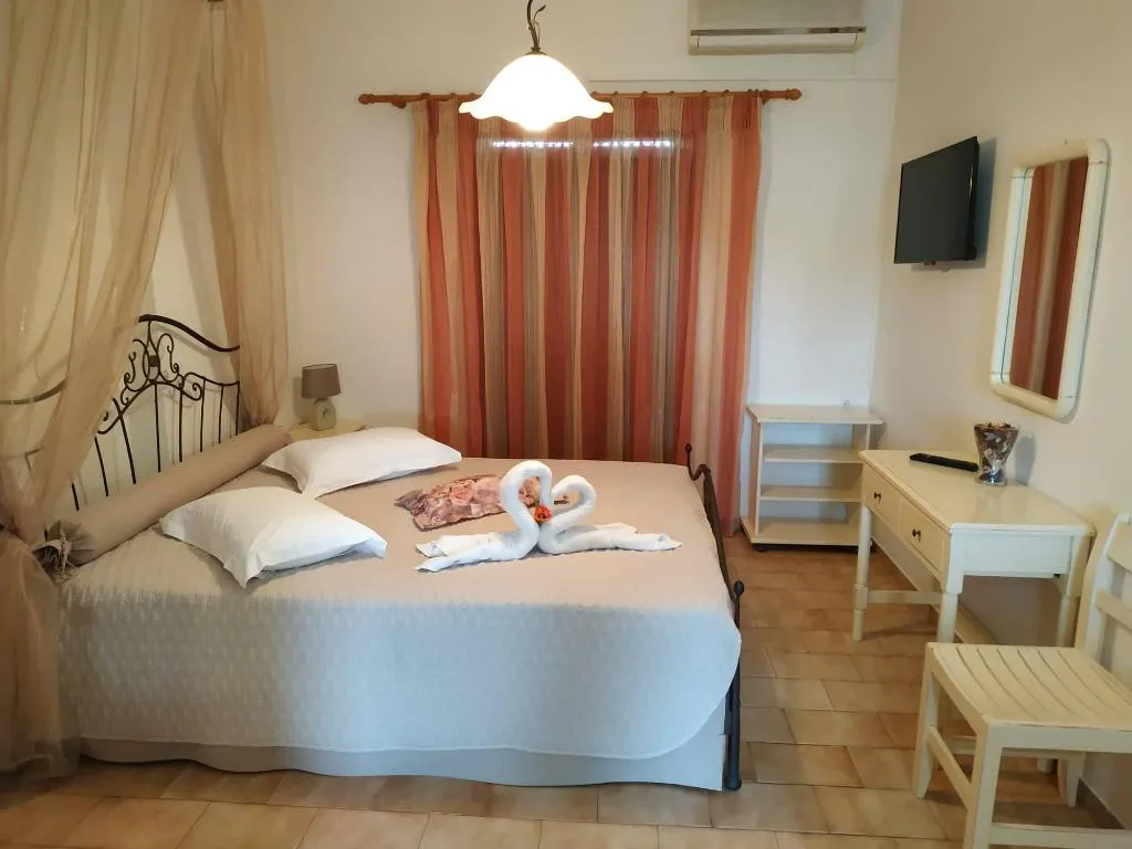 Room, Eleni's Garden & Castello Suites, Zante