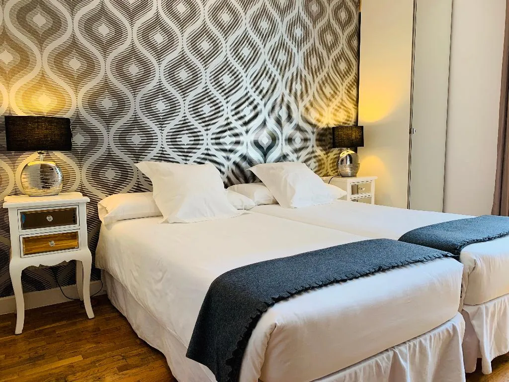 TWIN TWO BEDS Room, Super Balmes Guest House, Barcelona