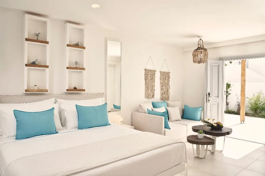 SUITE LUXURY Room, Nikki Beach Resort & Spa Santorini, Athens