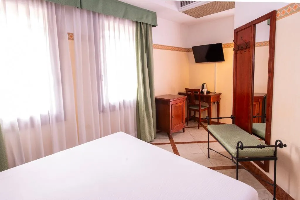 DOUBLE ECONOMY Room, Russo Palace, Venice