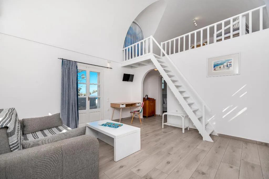 SUITE GRAND Room, Maistros Village, Santorini
