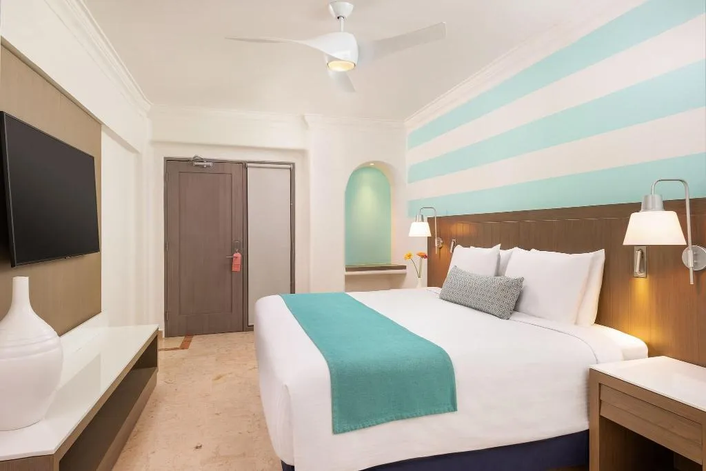 Room, Wyndham Alltra Playa del Carmen Adults Only All In, Playa Del Carmen