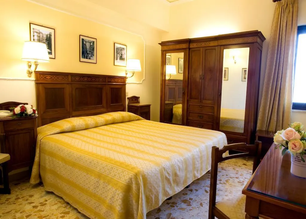 General view, Hotel Cristina, Naples