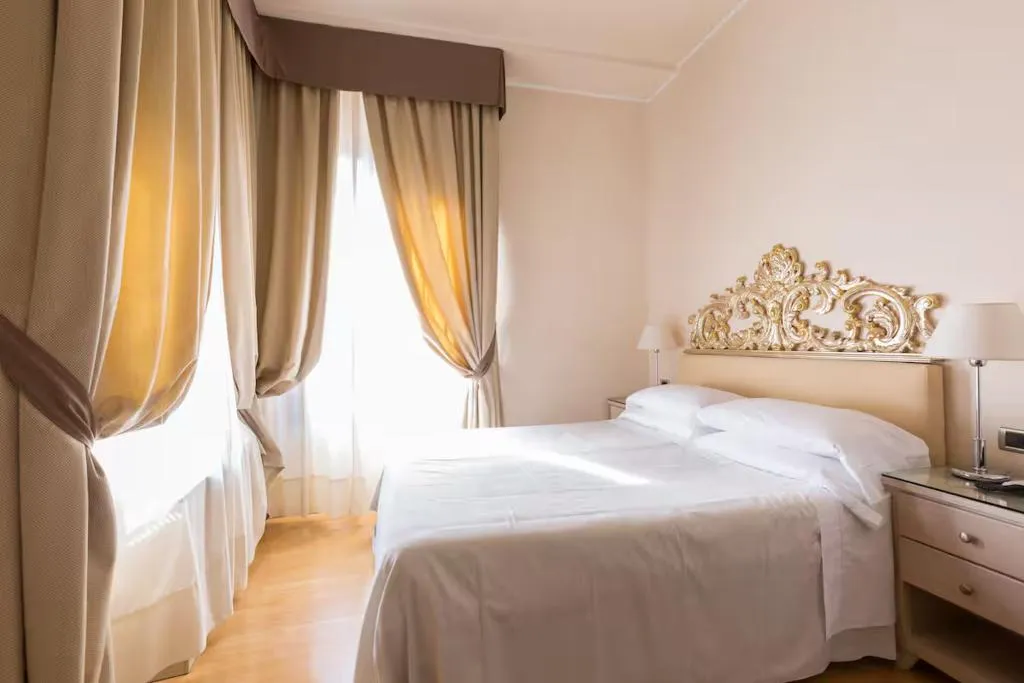 DOUBLE DELUXE Room, Liassidi Palace, Venice