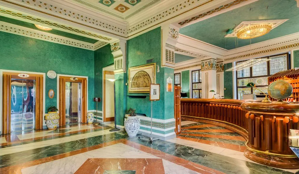 Lobby, Roma, Florence