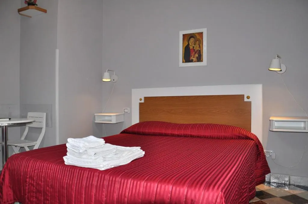 Room, Firenze 32, Naples