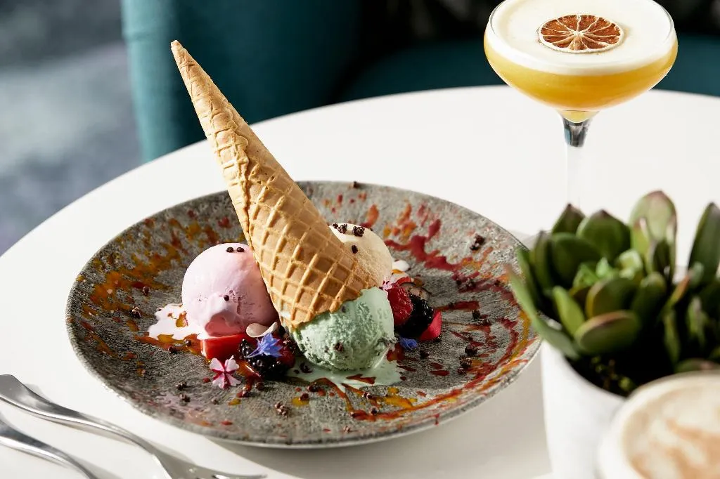 Restaurant, Crowne Plaza Dublin Blanchardstown, Dublin