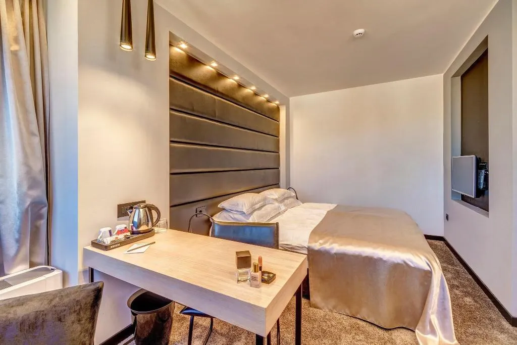 SUITE QUEEN SIZE BED Room, The View Luxury Rooms, Split