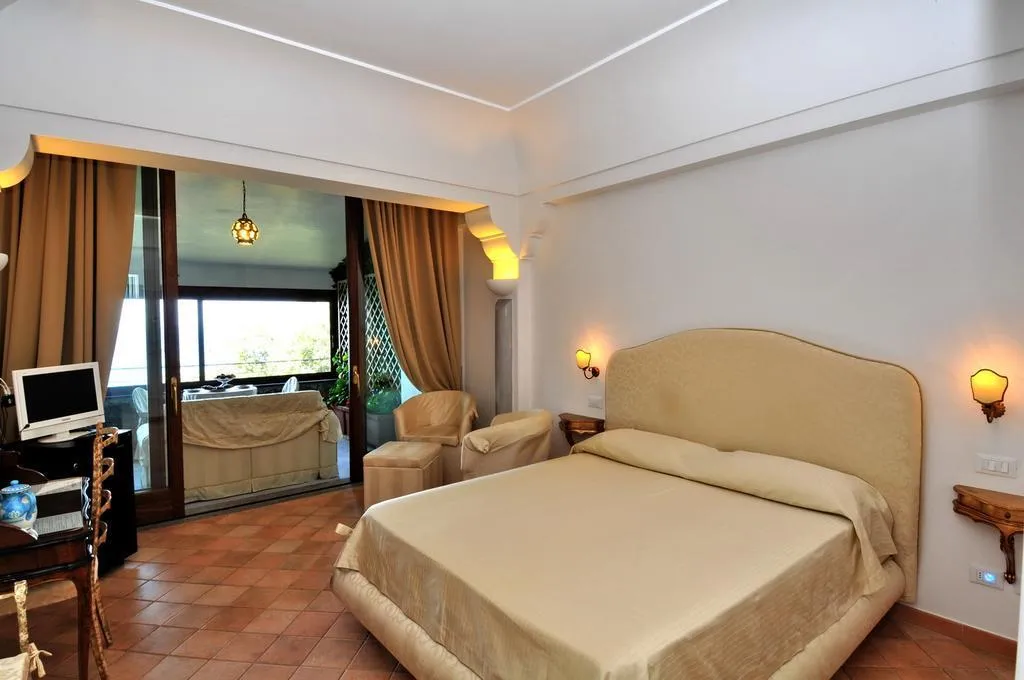 Room, La Conca Azzurra, Naples