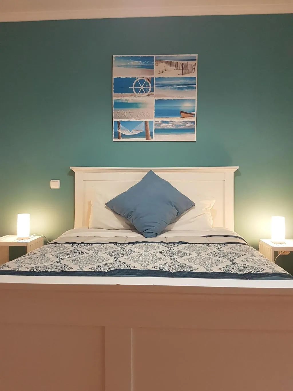Room, Fx Pena, Madeira
