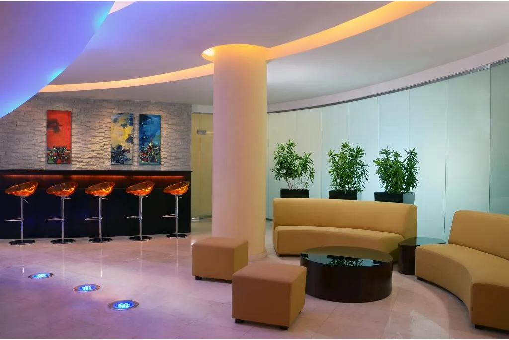 Bar, Le Meridien Pyramids, Cairo