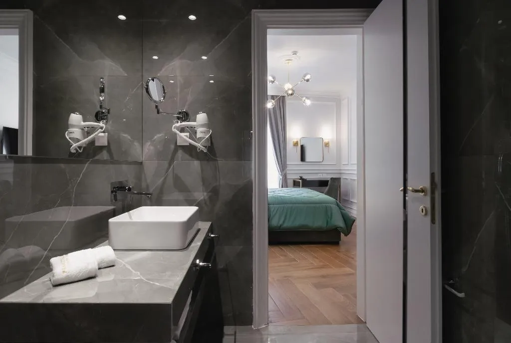 DOUBLE ONE BEDROOM ONE BATHROOM Room, Praxitelous Luxury Suites, Athens