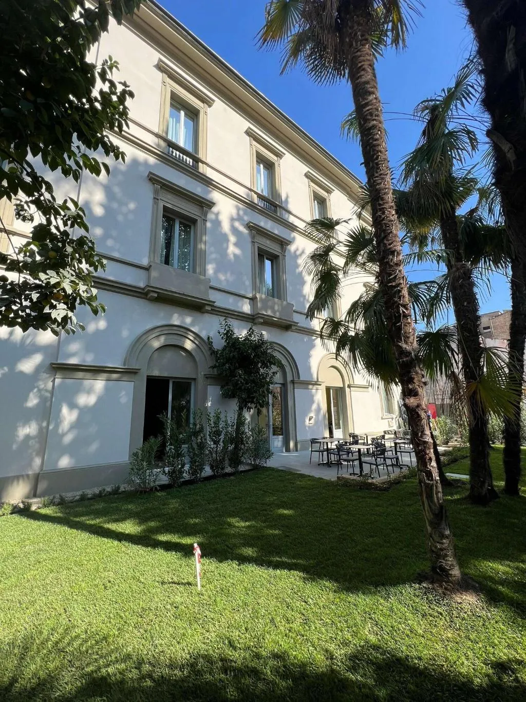 Terrace, Ariele, Florence