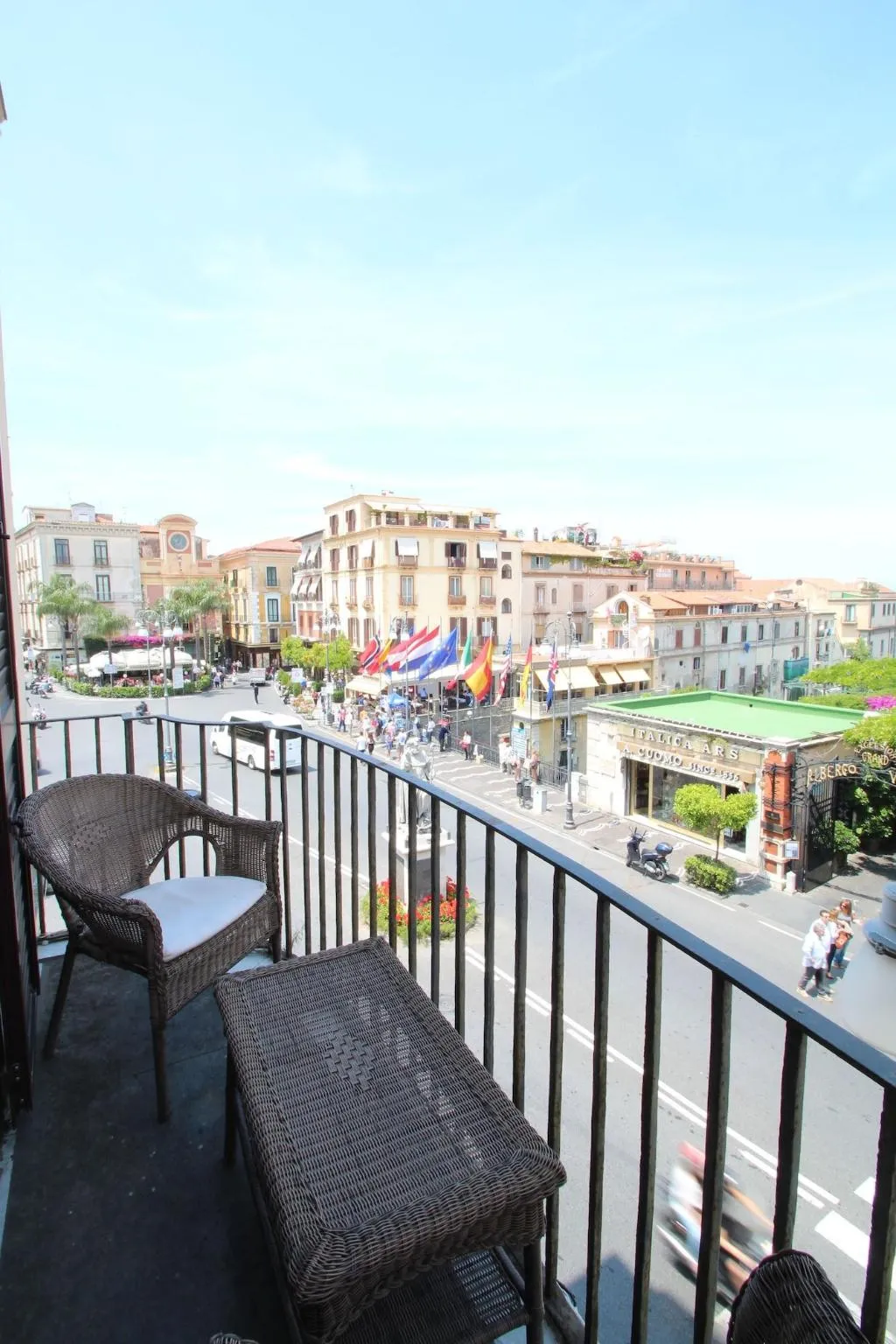 Room, Piazza Tasso B B, Naples