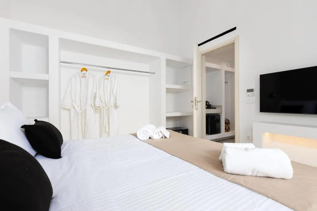 Room, Serapias Suites, Santorini