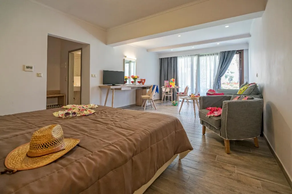 FAMILY ROOM DELUXE Room, Lagomandra Beach Hotel, Halkidiki