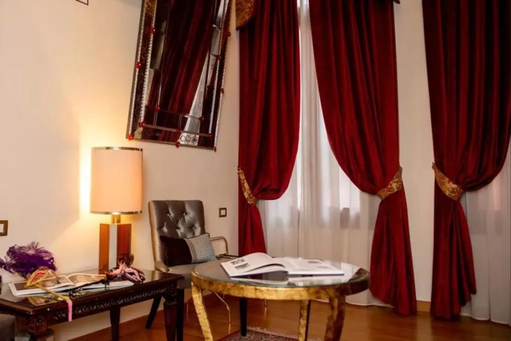 DOUBLE DELUXE Room, Ca' dell'Arte Palace, Venice