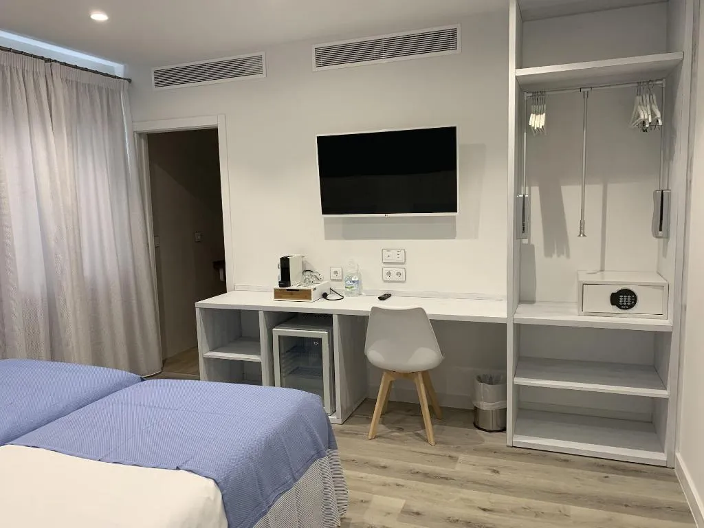 Room, Nerja Casual Rooms, Costa Del Sol