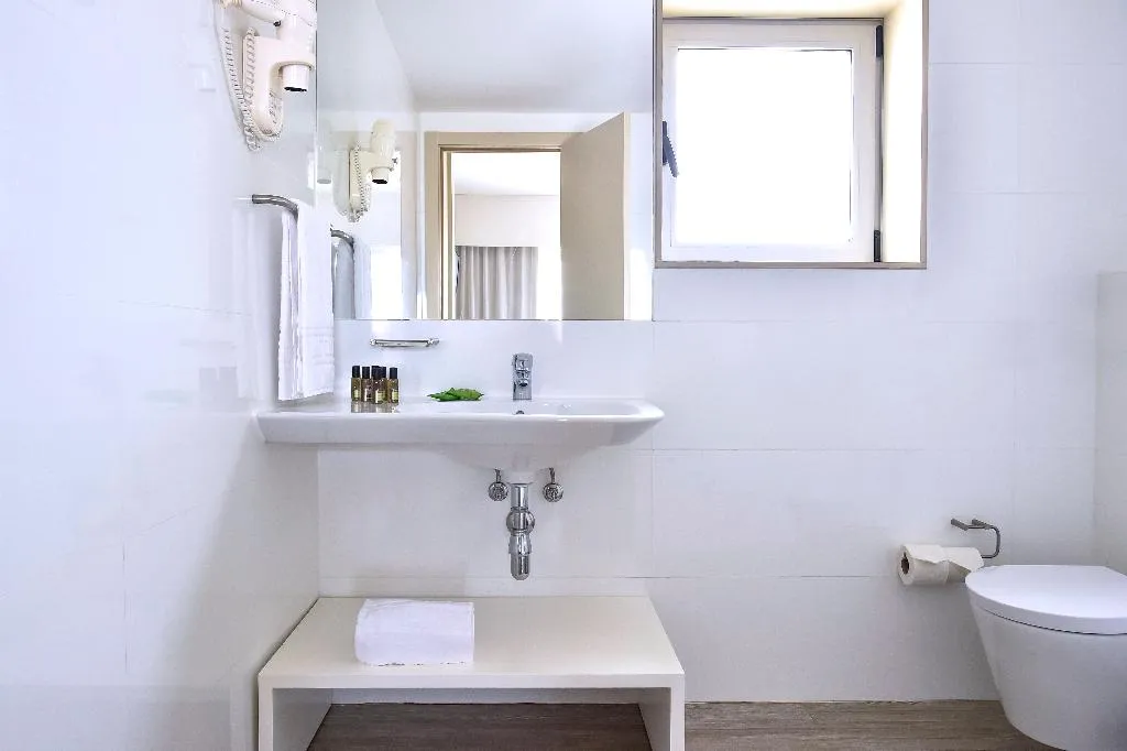 APARTMENT DUPLEX Room, Aqualuz Lagos by The Editory, Algarve