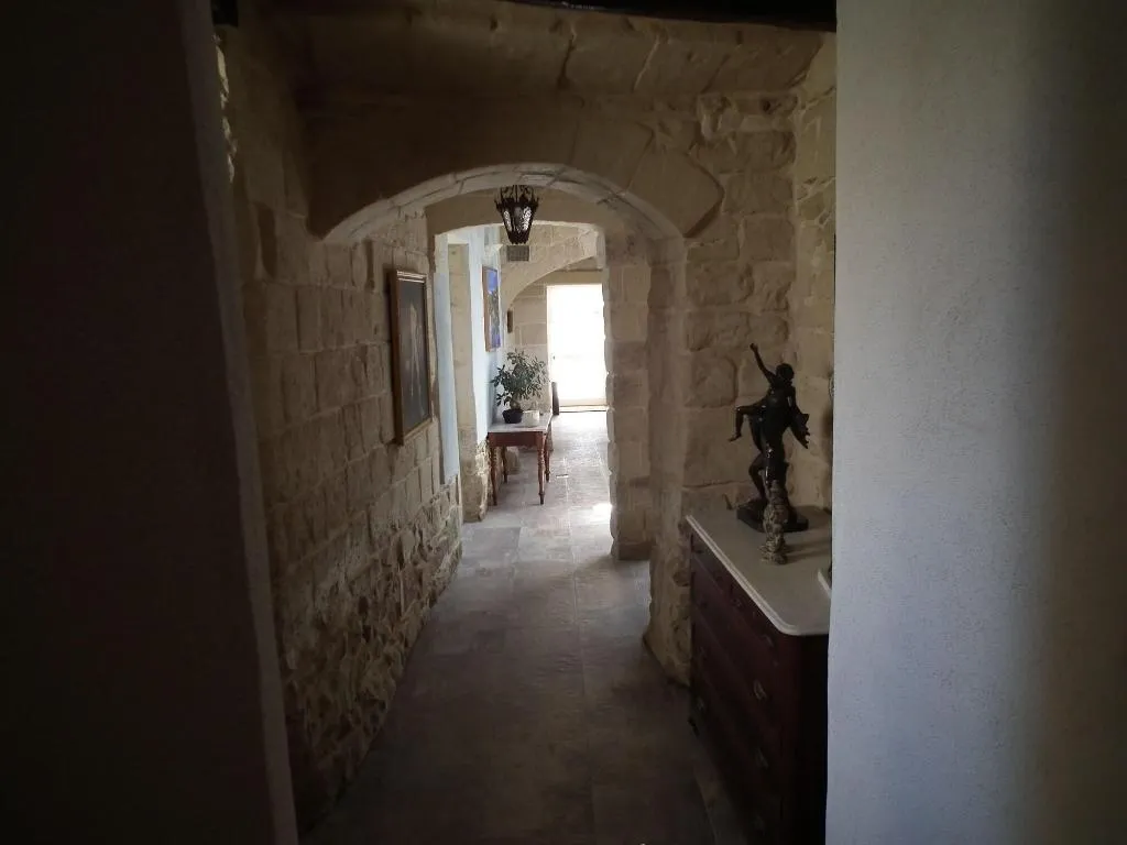 Lobby, Loggia Mariposa, Malta