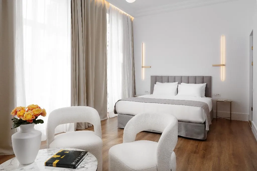 DOUBLE STANDARD Room, La Divina, Athens