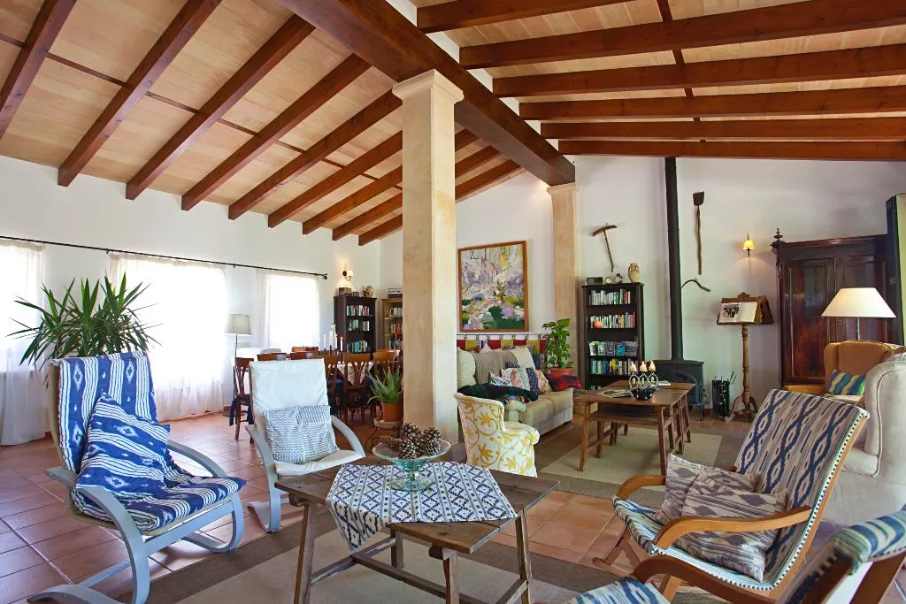 Lobby, Na Martina, Majorca