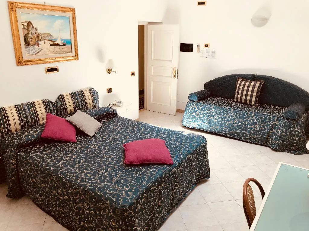 DOUBLE INNER Room, Bougainville Luxury Boutique Hotel, Naples