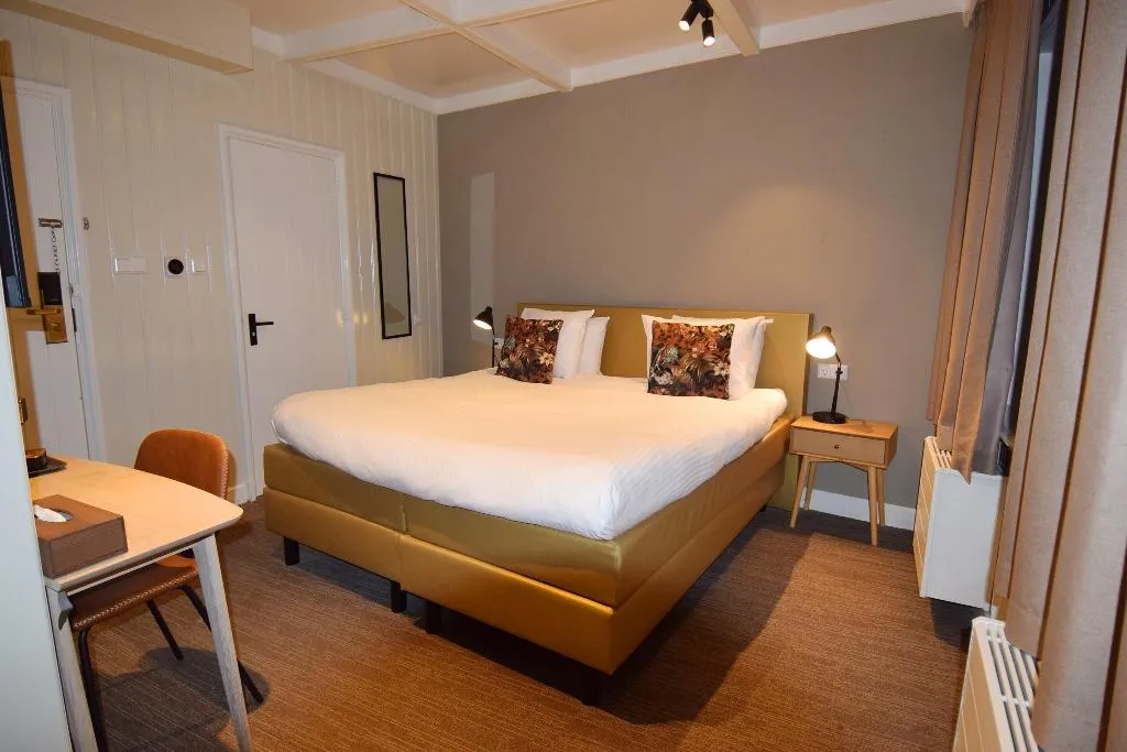 QUADRUPLE STANDARD Room, Hotel Spaander BW Signature Collection, Amsterdam